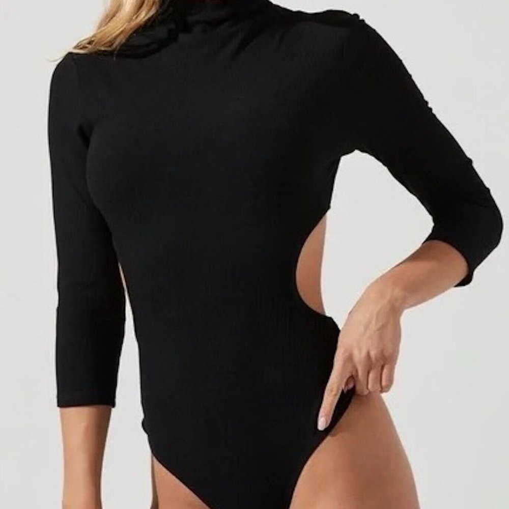 ASTR THE LABEL Black Ribbed Knit Somerset Mock Neck Cutout Bodysuit Small - 0016